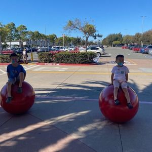 Meet your Posher, Olivia